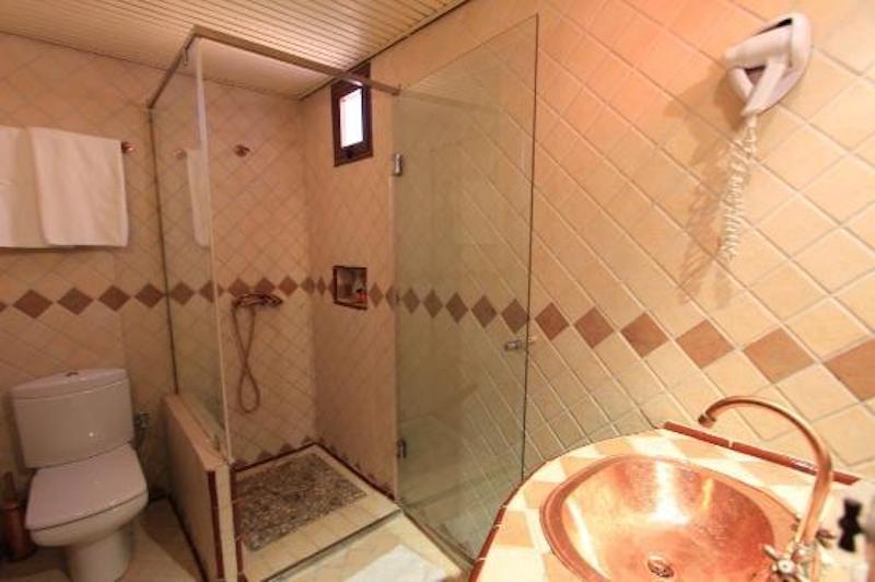 Xaluca hotel Dades bathroom